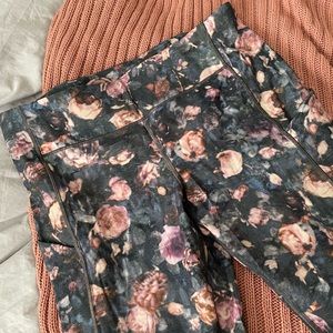 Lululemon Flower Leggings (size 10)